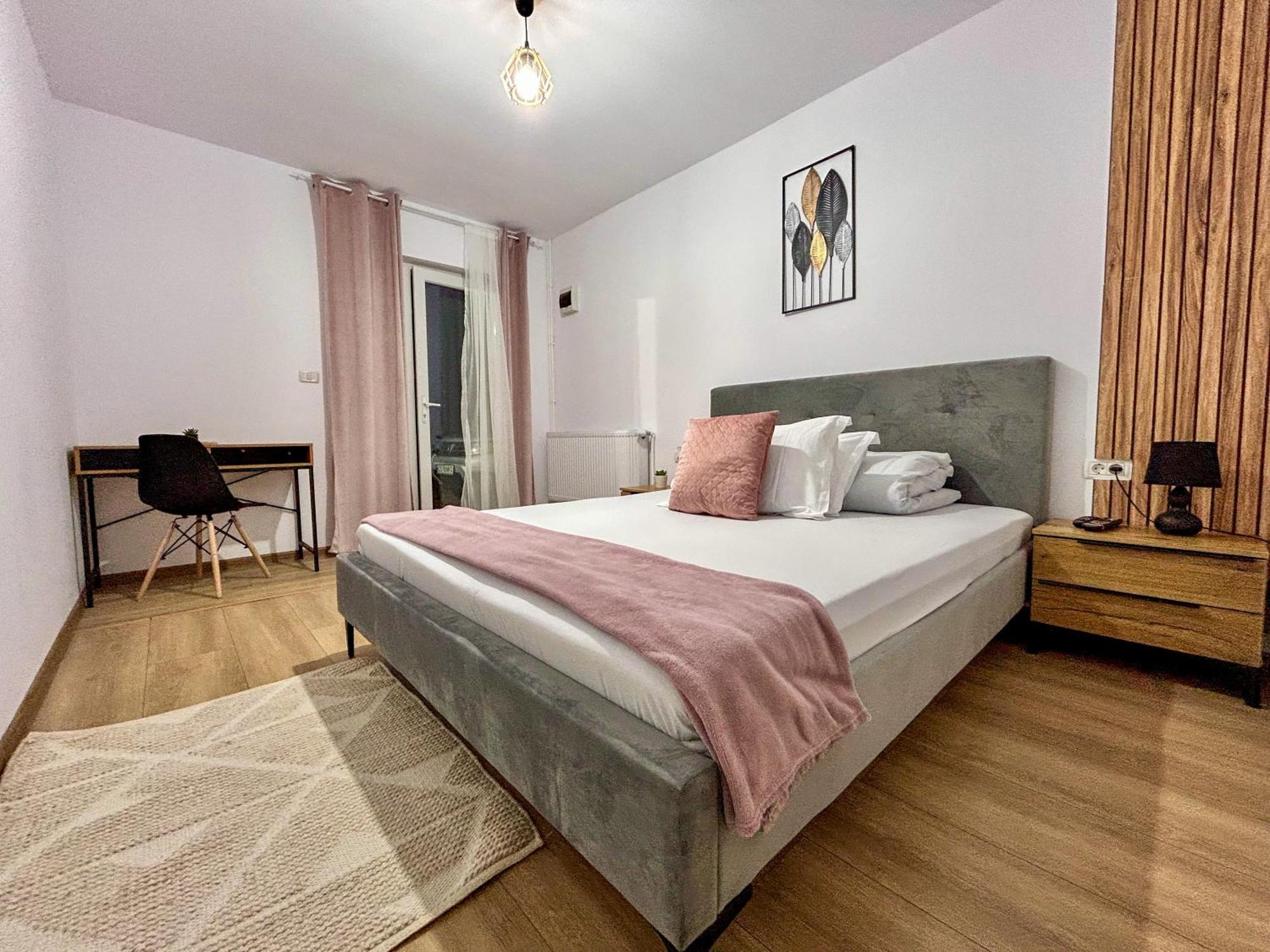Готель Casa Irinei Пояна-Мерулуй Екстер'єр фото